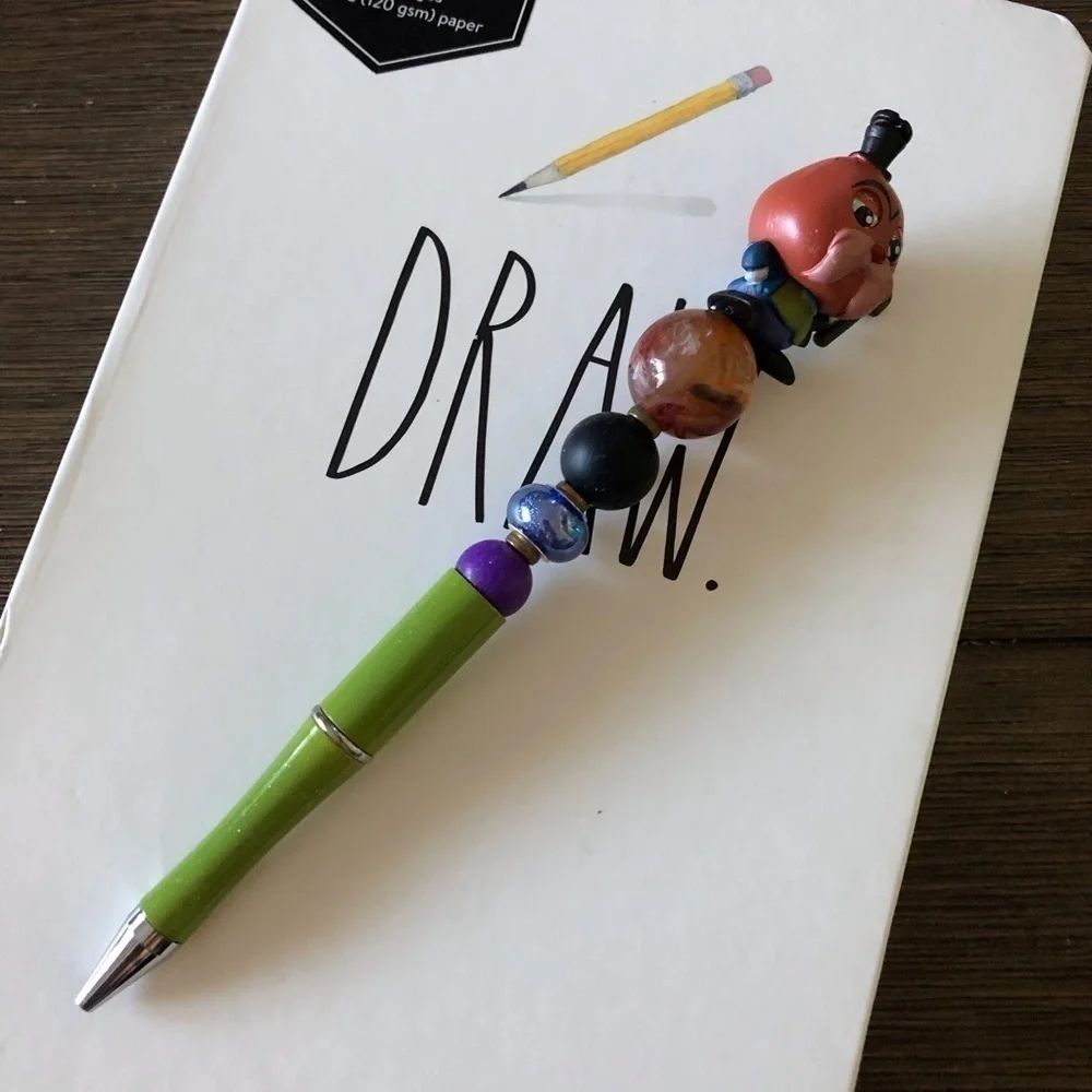 Disney Doorables: Alice in Wonderland: Walrus handmade beaded pen
